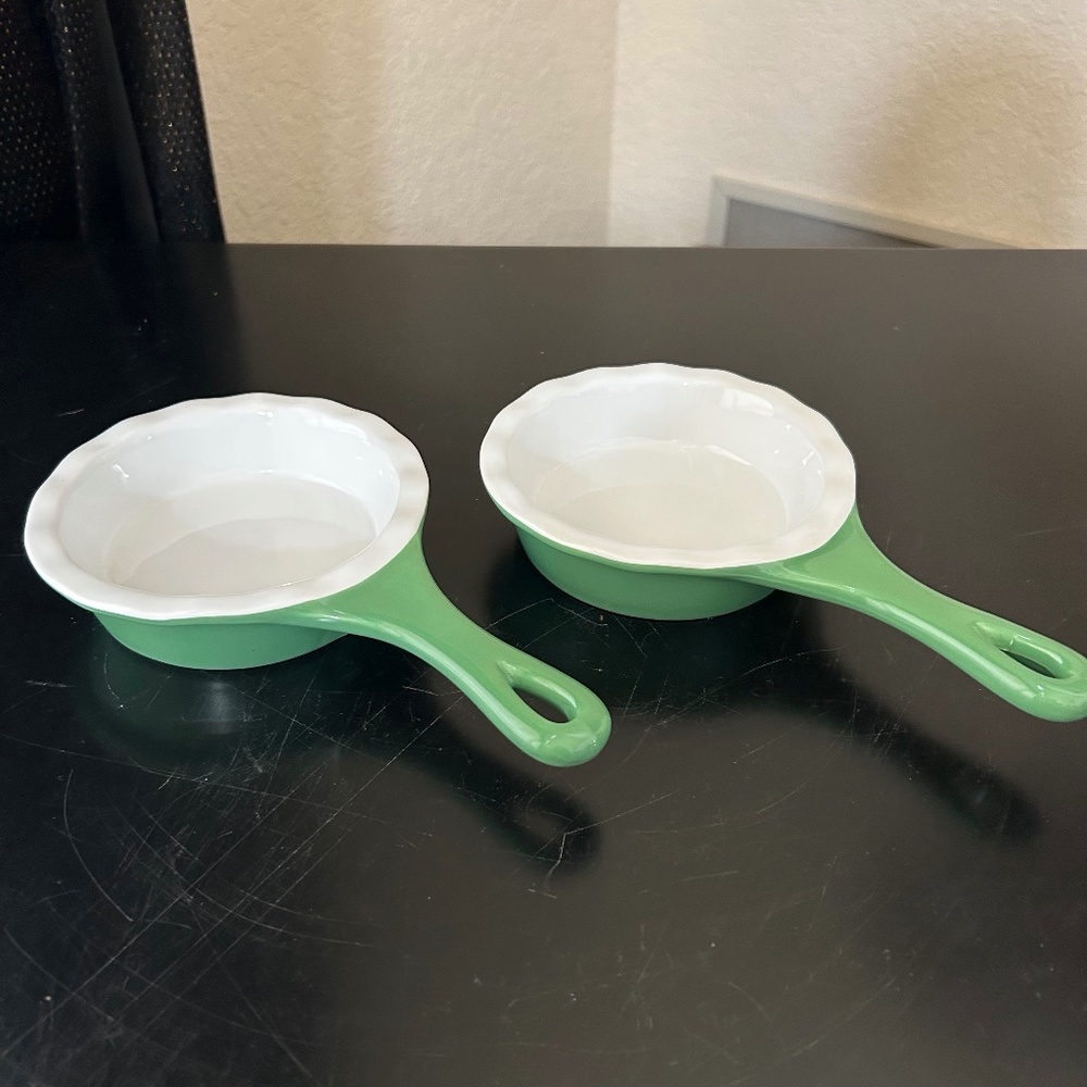 Modern Gourment Foods Ceramic Single Serve Casserole. NWOT